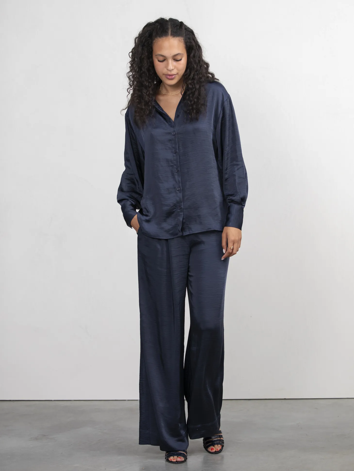 abigael_blouse_4.webp Les Soeurs Abigael Blouse Navy Outlet