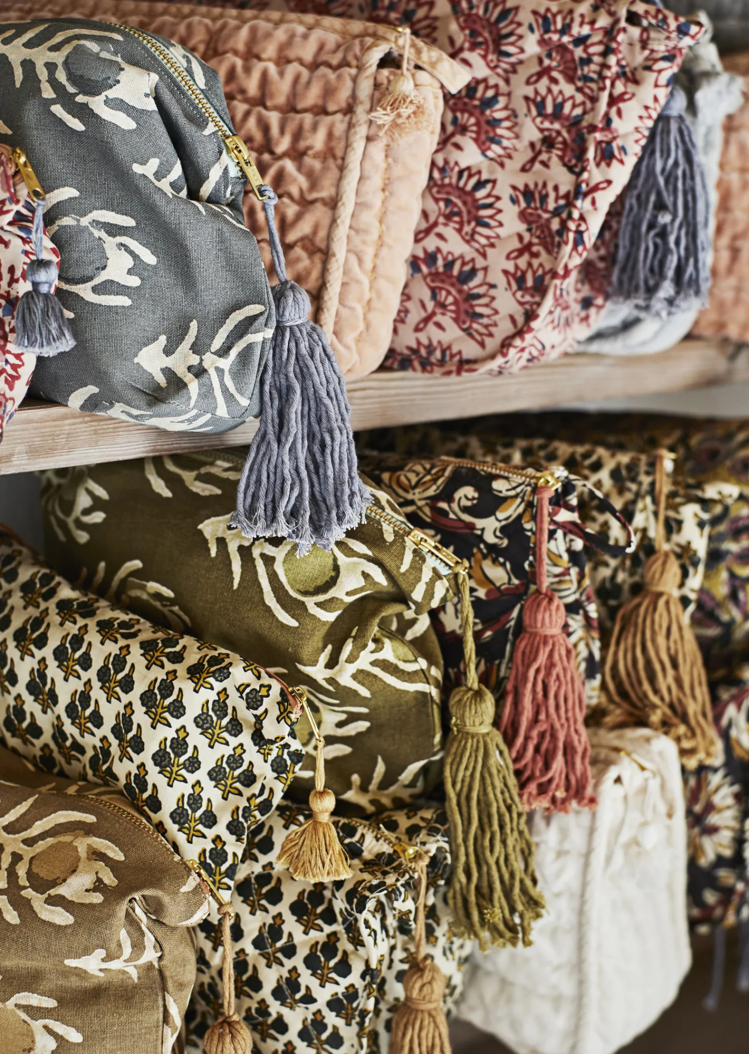 Madam Stoltz Bedrukte Toilettas Met Kwastje Red/Nude/Blue Sale