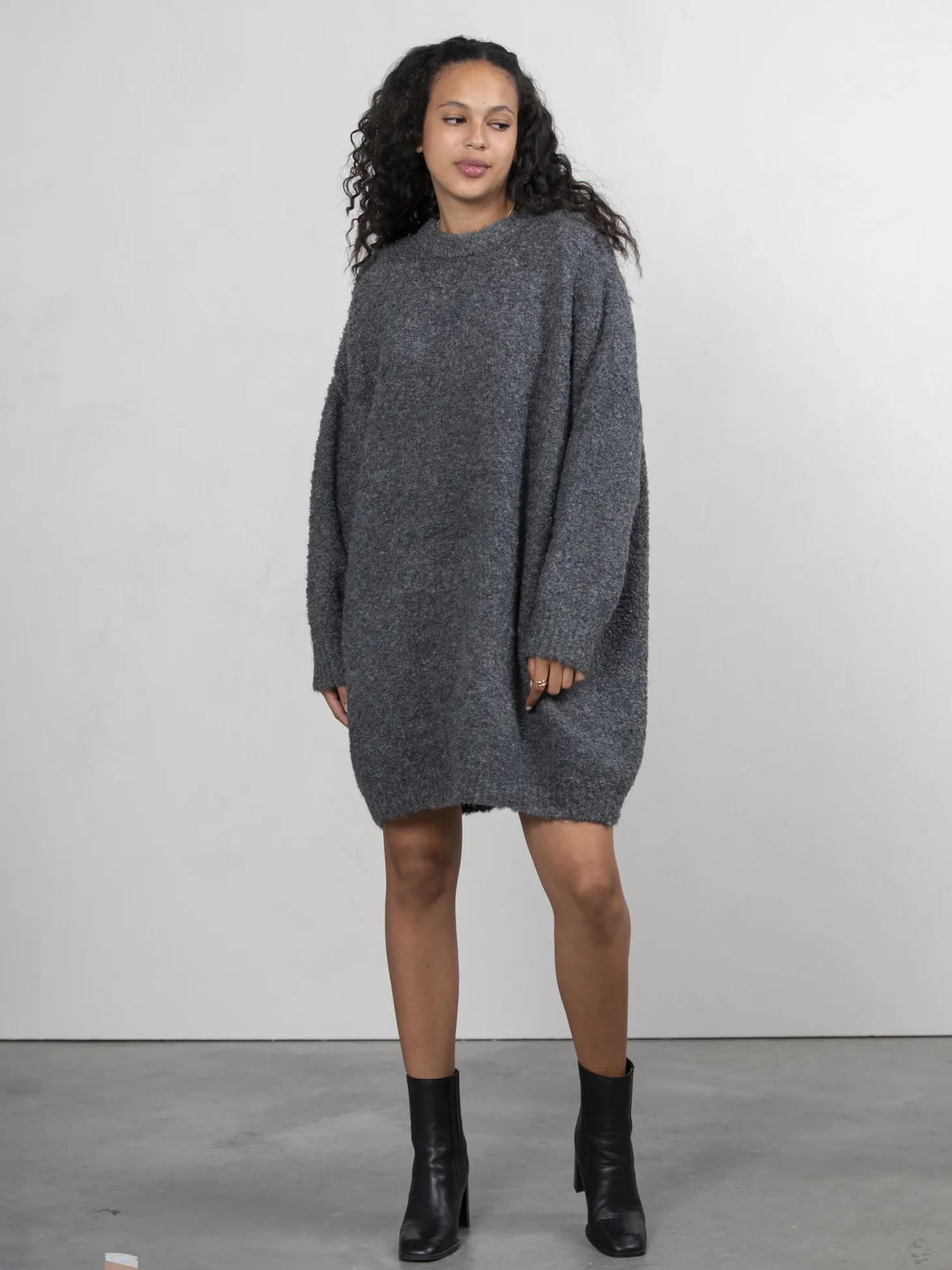 boucle_gebreide_jurk_andres_4-1.webp Les Soeurs Boucle Gebreide Jurk Andres Dark Grey Online