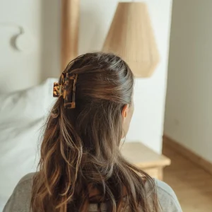 Les Soeurs Hair Clip Rectangle Dark Tortue Store