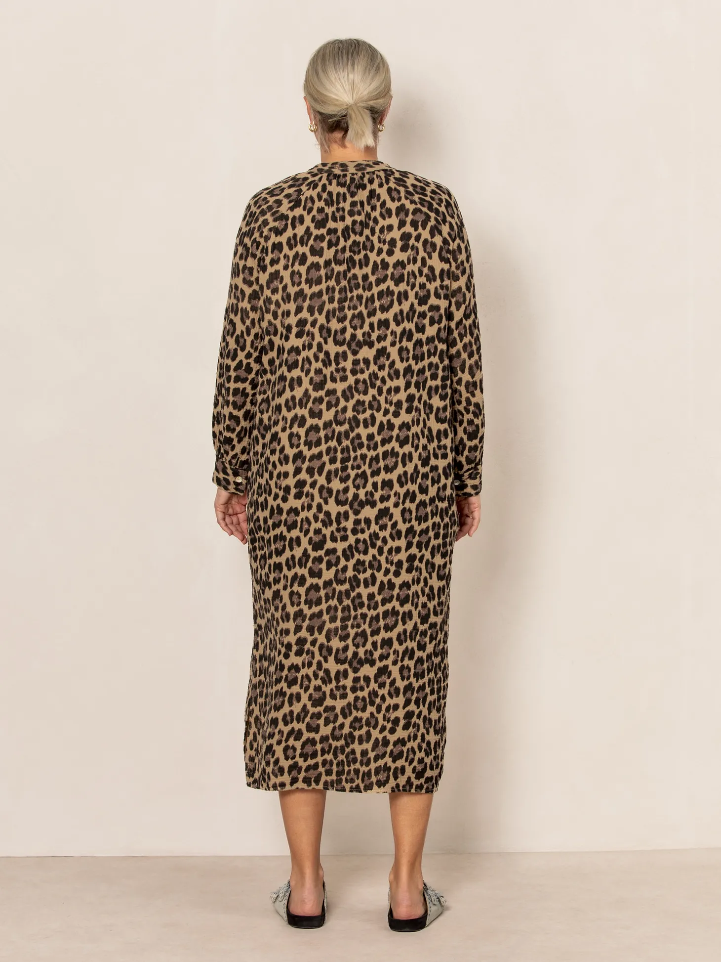 jurk_gigi_2.webp Le Marais Jurk Gigi Leopard Shop