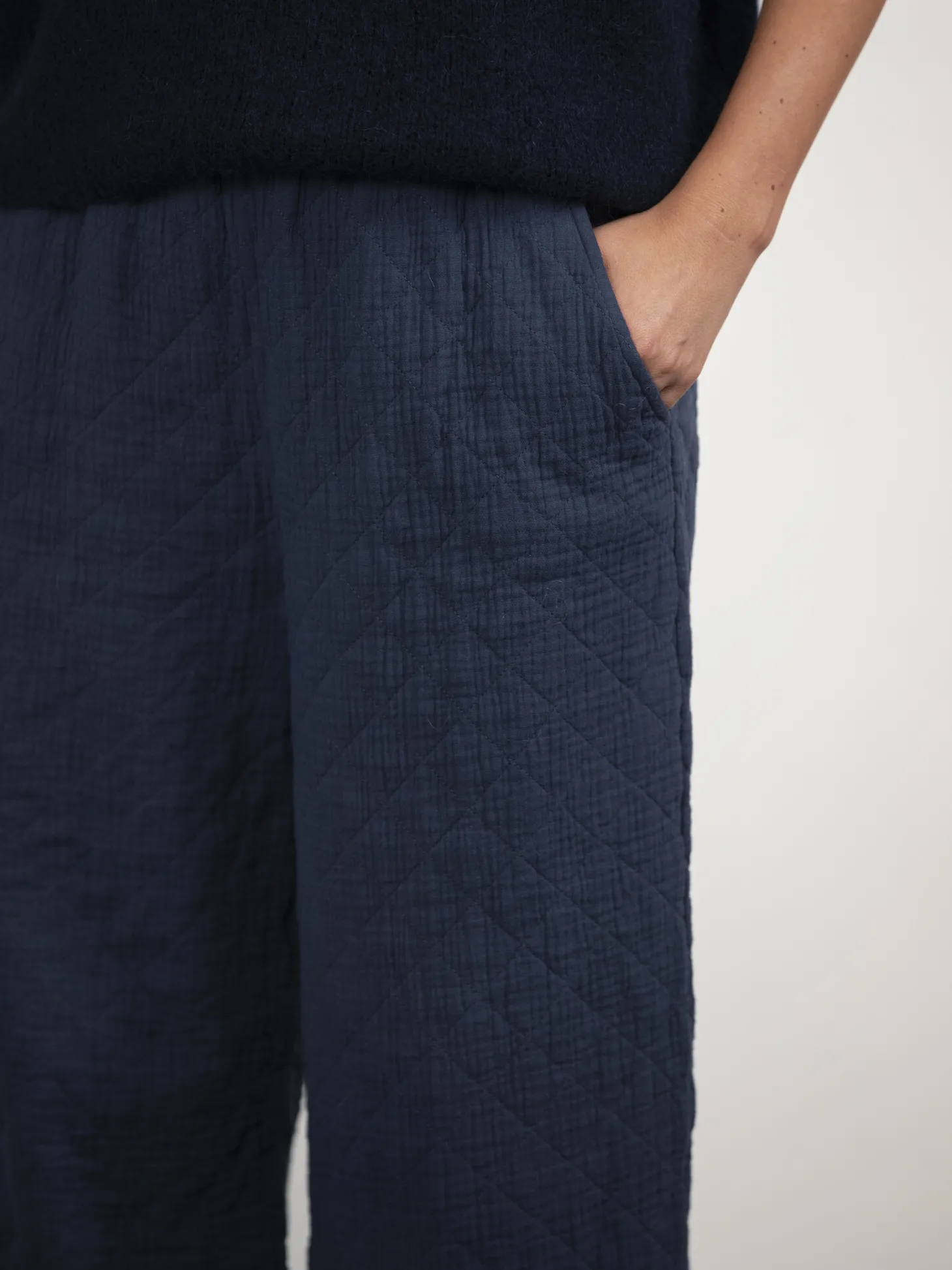 quilted_broek_jenny_4-1.webp Le Marais Quilted Broek Jenny Navy Best Sale