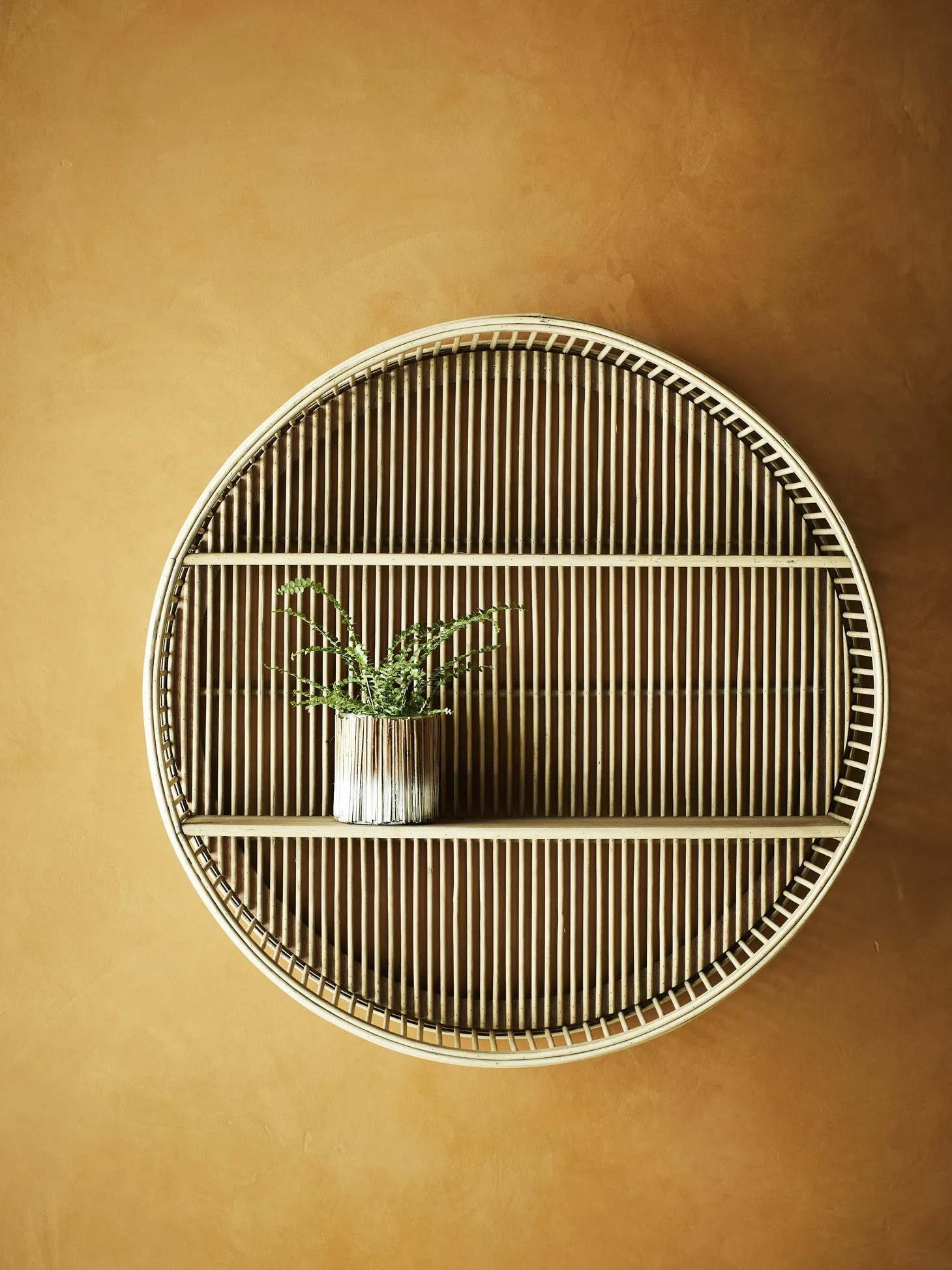 ronde_bamboo_schap_2.webp Madam Stoltz Ronde Bamboo Schap Dark Natural Fashion