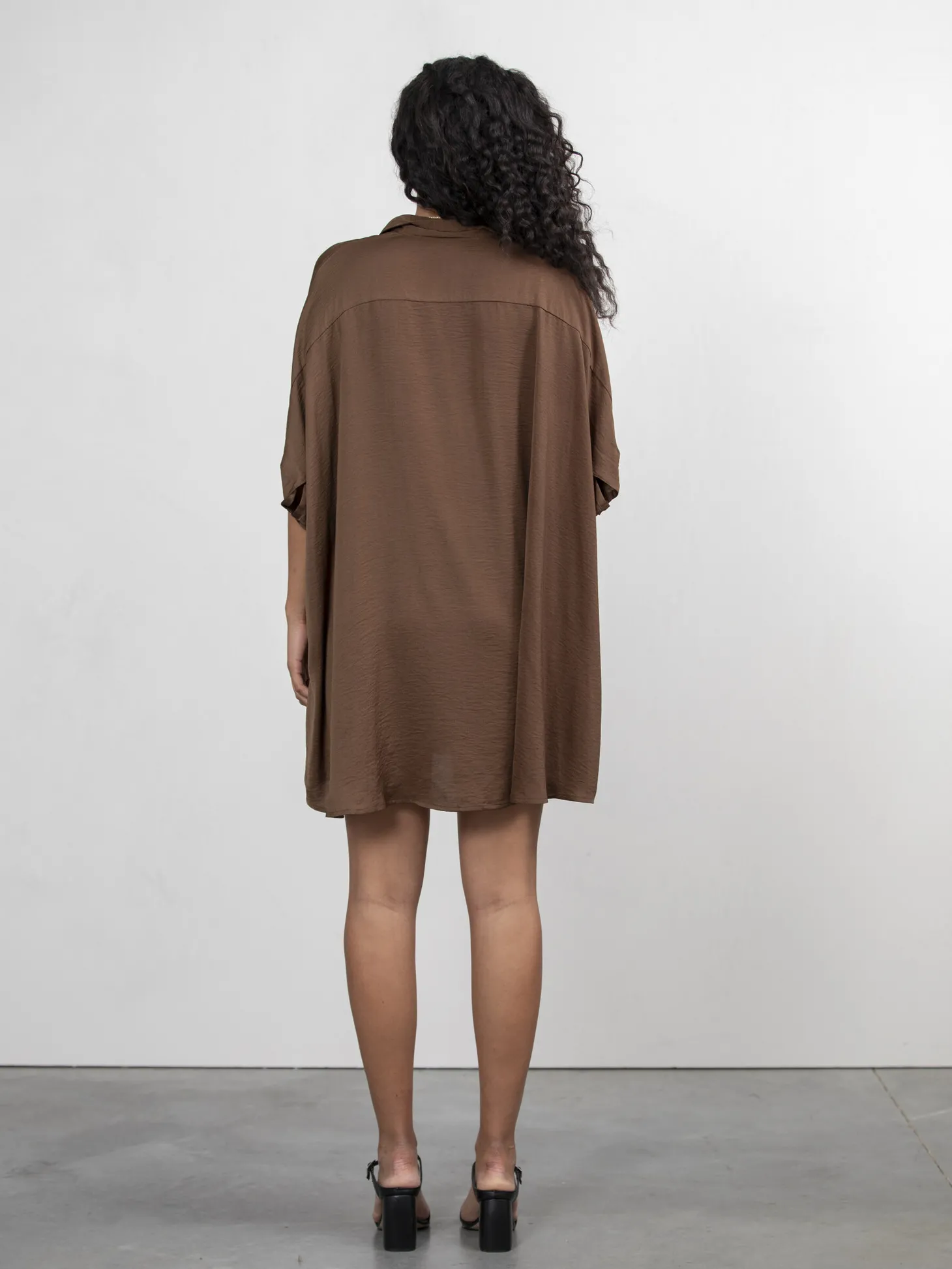 satijn_blousejurk_mason_5-1.webp Les Soeurs Satijn Blousejurk Mason Brown Store