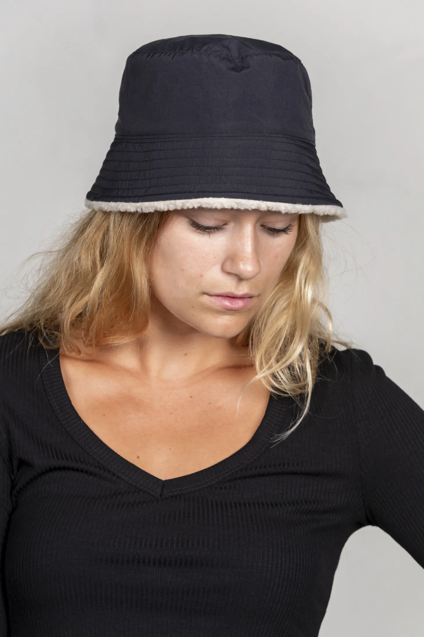 Les Soeurs Teddy Bucket Hat Ivy Black Cheap