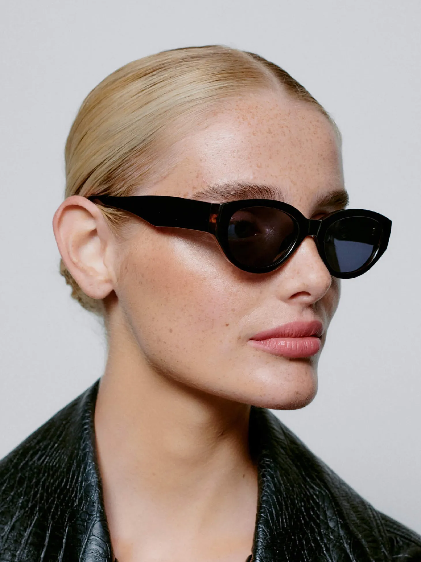 zonnebril_winnie_2-2.webp A.Kjaerbede Zonnebril Winnie Black Fashion